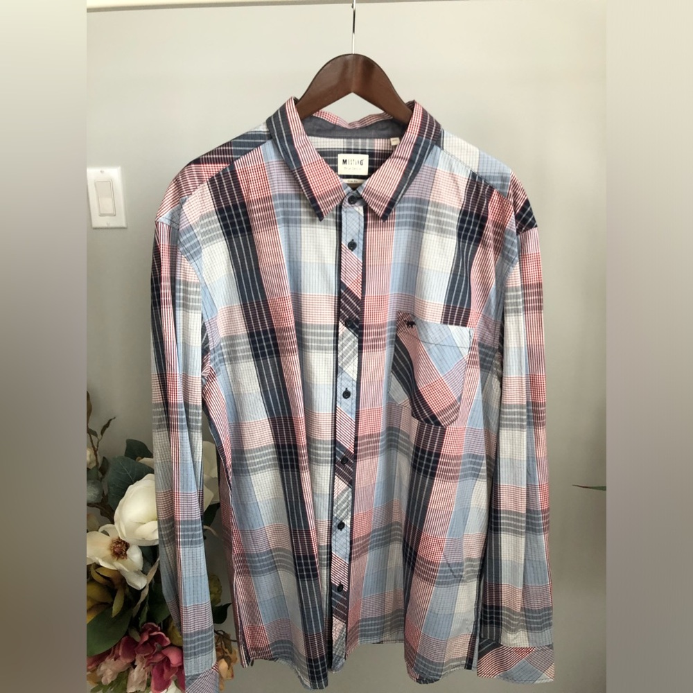 Mustang Slim Fit Men's Plaid Button-Down Shirt in Red & Light Blue True Denim